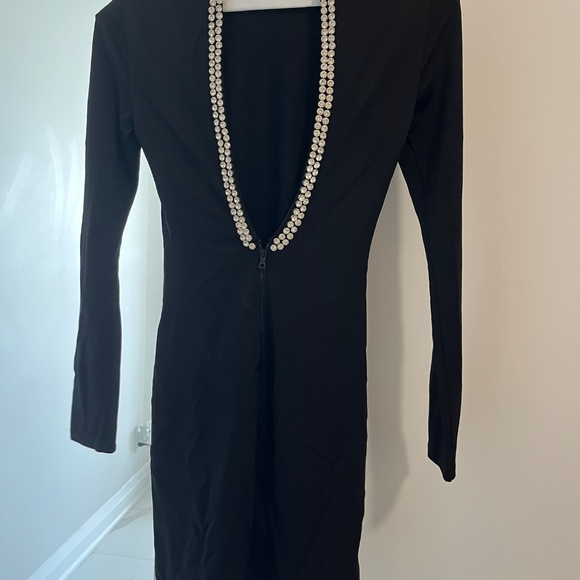 Alice + Olivia | Inka Embellished Long Sleeve Dress - Picture 4 of 4